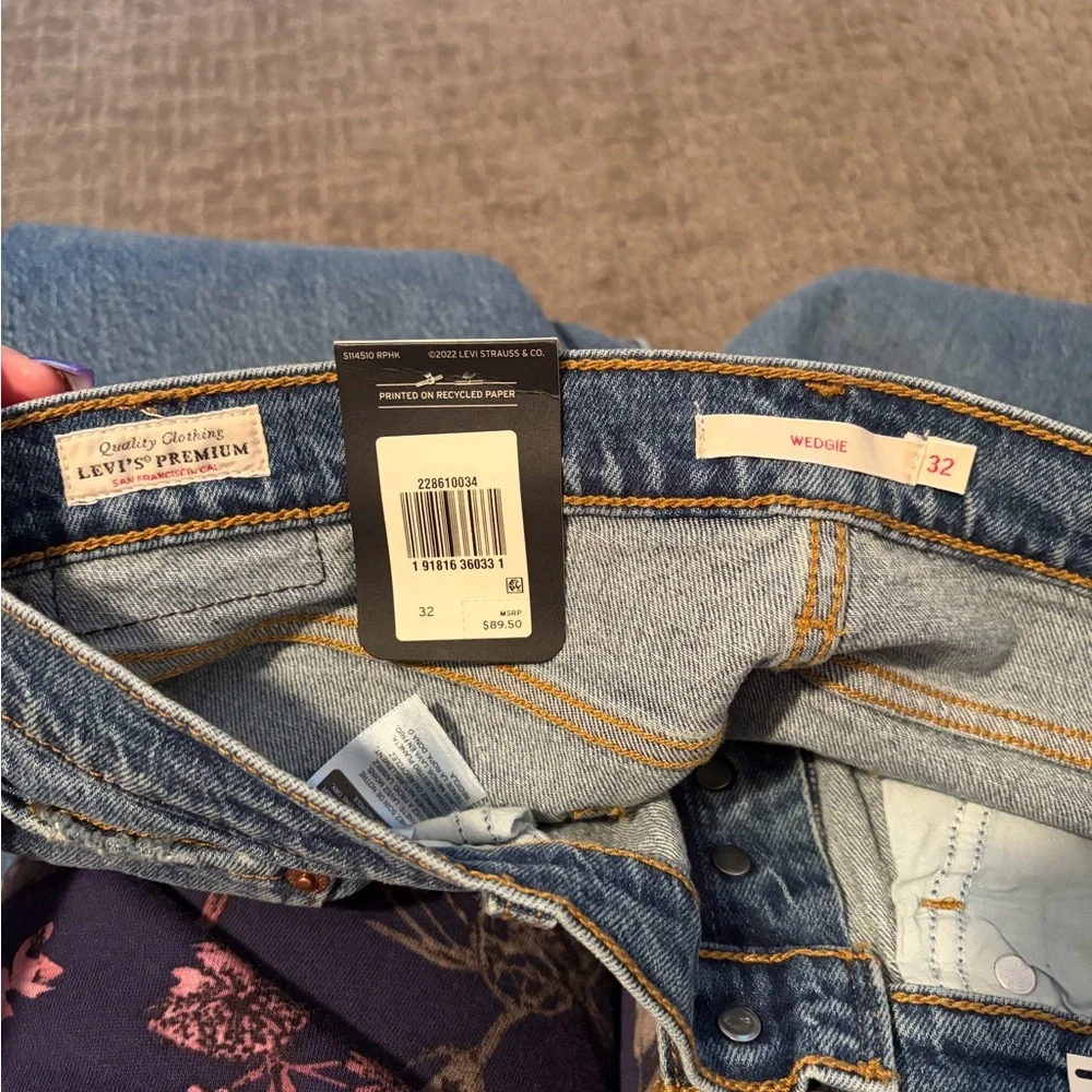Levi's Blue Straight Leg Women's Jeans - Picture 6 of 9